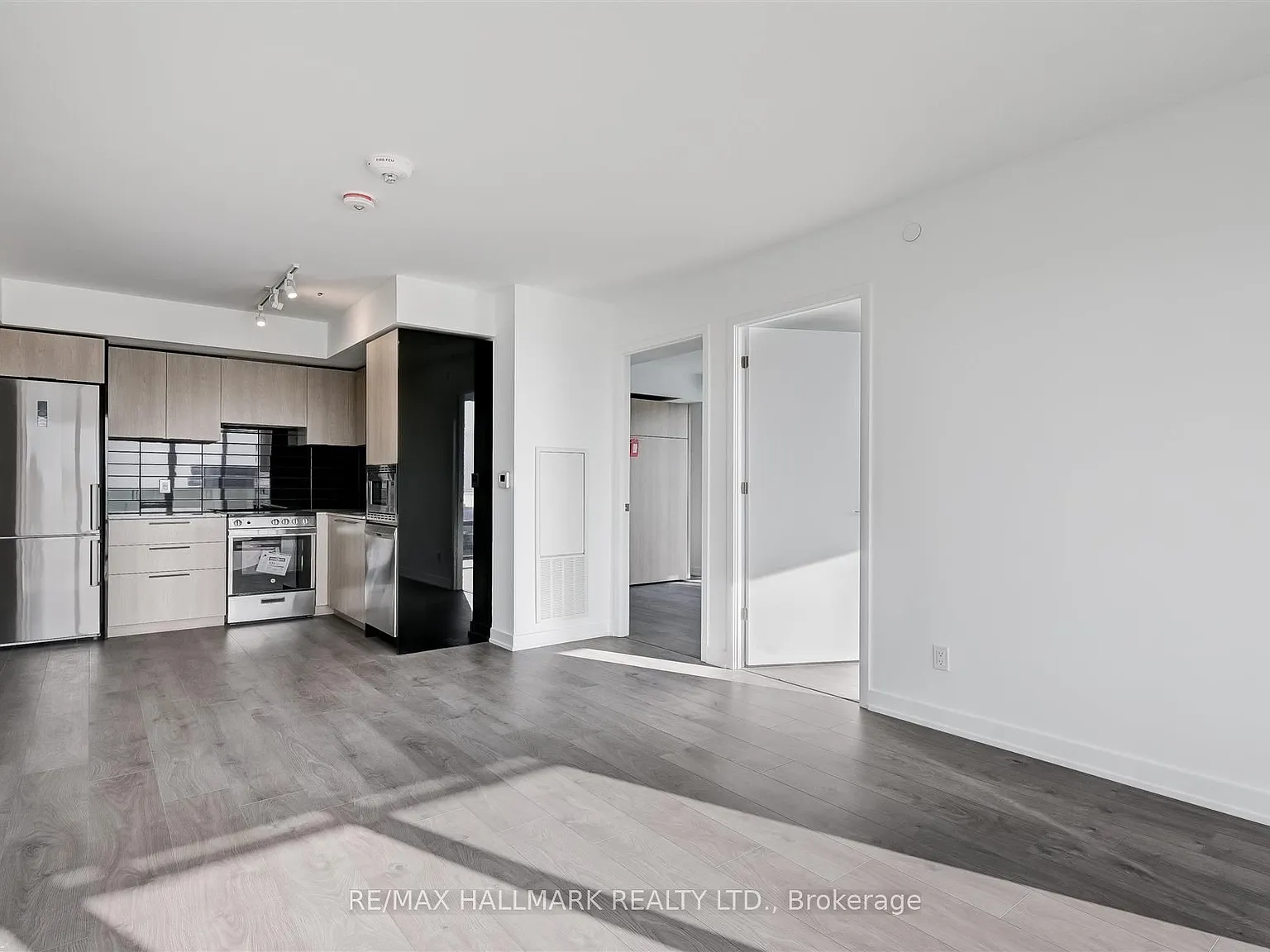 3 bed, $5,000 — Photo 3