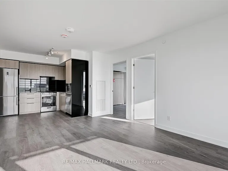 501 Yonge St #5212 — Photo 3