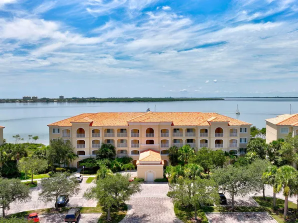 22 Harbour Isle Drive W #105, Fort Pierce, FL 34949