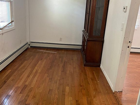5th image of 451 Roquette Ave