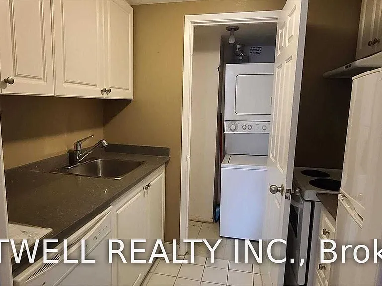 44 Gerrard St W #1108 — Photo 5