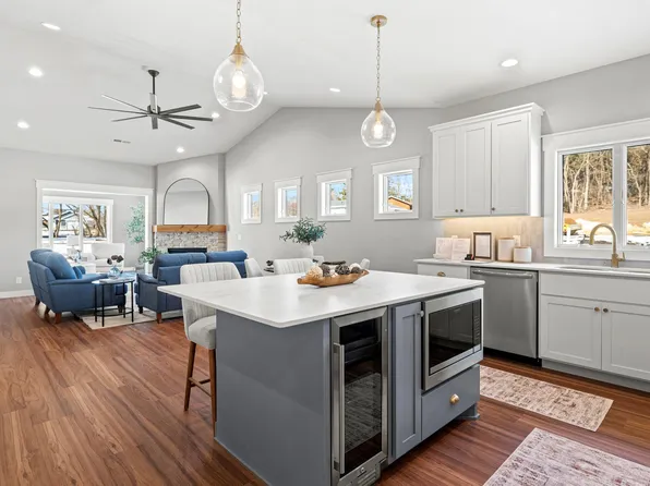 1065 Legend Ln, River Falls, WI 54022