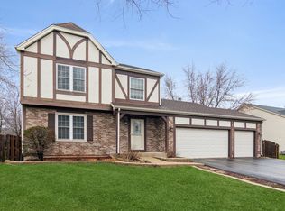 853 Vale Rd, Carol Stream, IL 60188