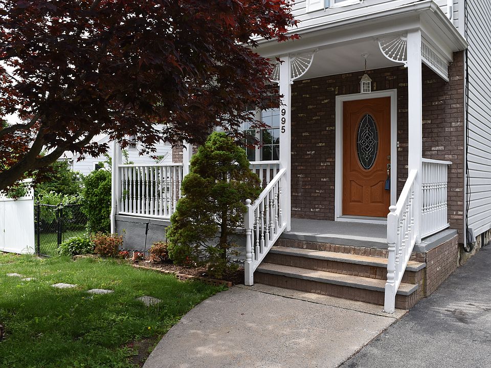 1st image of 995 Linda Ave