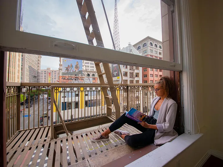 The Blackstone Luxury Apartments — Photo 13