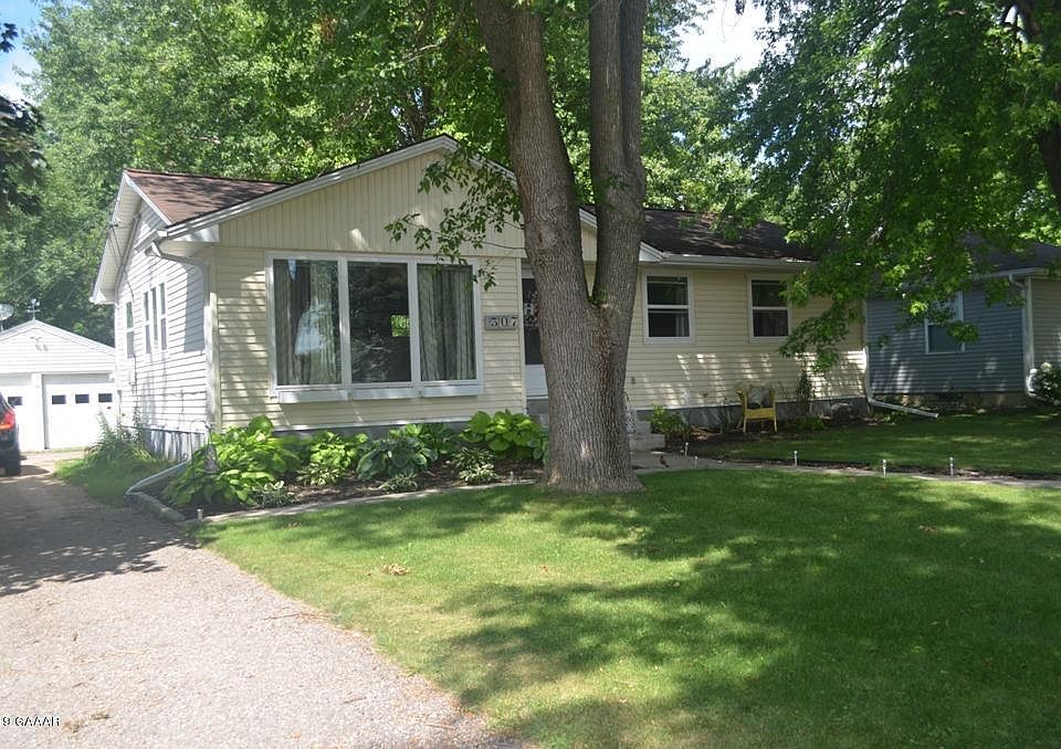 1st image of 307 6th Ave SE