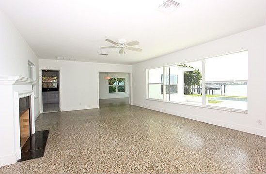 3rd image of 3014 N Flagler Dr