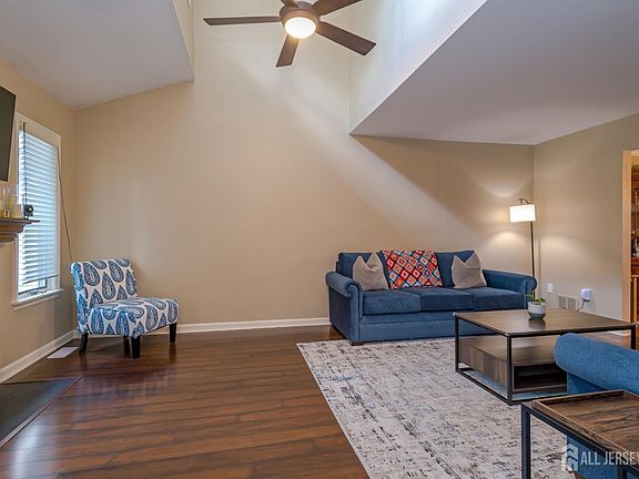 3rd image of 9 Mission Hills Rd #1903
