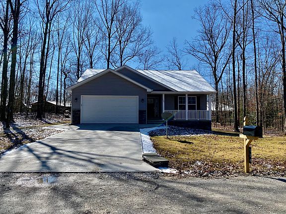 2nd image of 134 Hamlet Dr