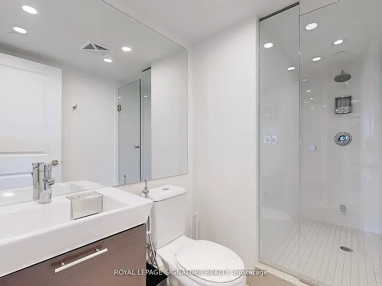 386 Yonge St #4508 — Photo 25