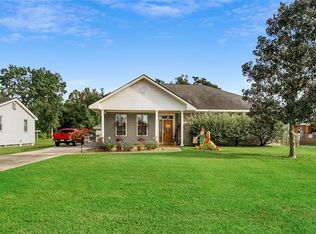 2424 Farmsite Rd, Violet, LA 70092