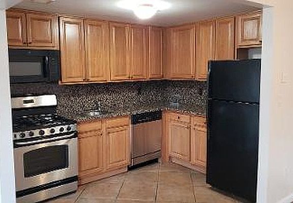 2nd image of 34-38 41st St #2C