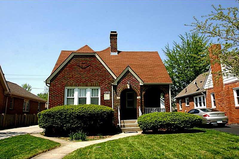 1st image of 1210 N Shannon Ave