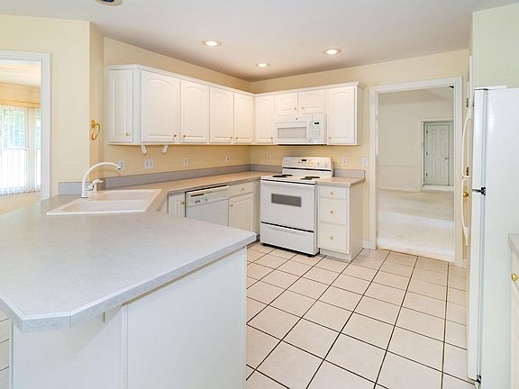 5th image of 10525 Chip Dr