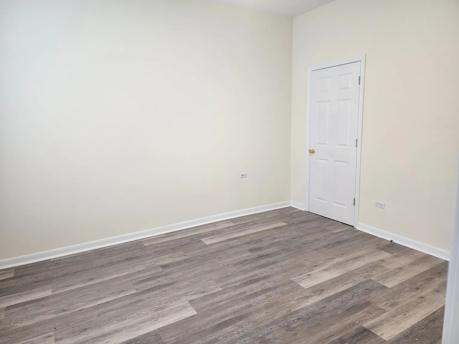 3 bed, 936 sqft, $1,700 — Photo 4