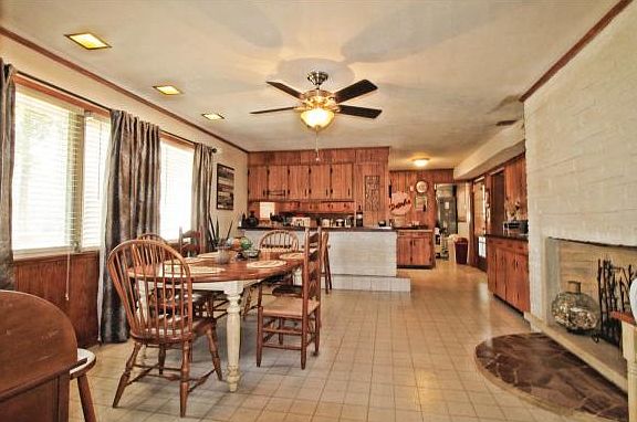 2nd image of 103 Oak Ln