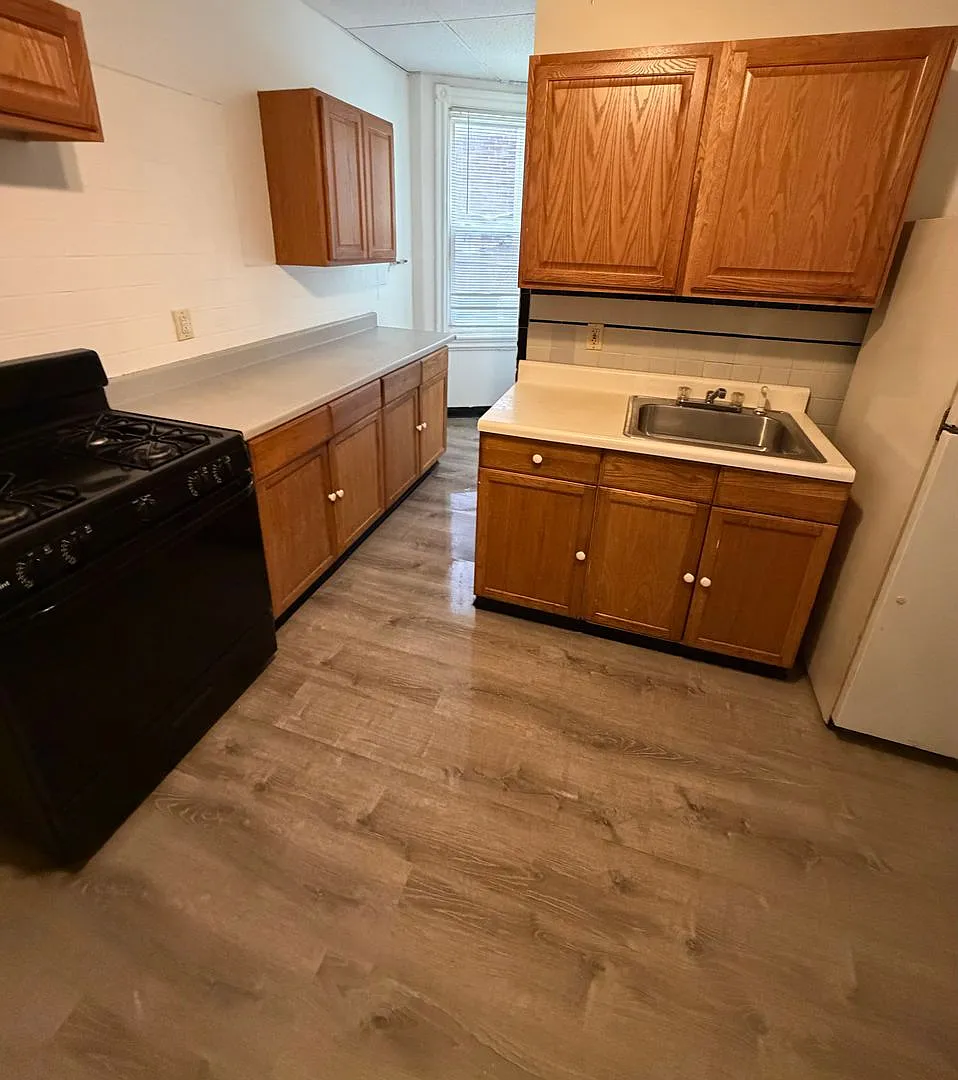 2408 N Washington — Photo 3