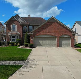 11360 Hawthorne, Southgate, MI, 48195