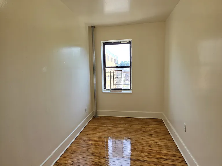 497 Van Cortlandt Park Ave #4L — Photo 6