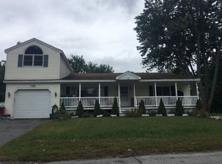 90 Columbia Rd, Lowell, MA 01854