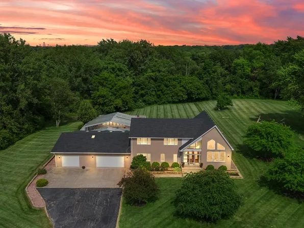 11341 Lakewood St, Crown Point, IN 46307