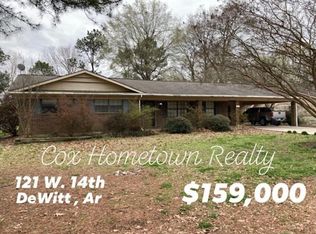 121 W 14th St, Dewitt, AR 72042