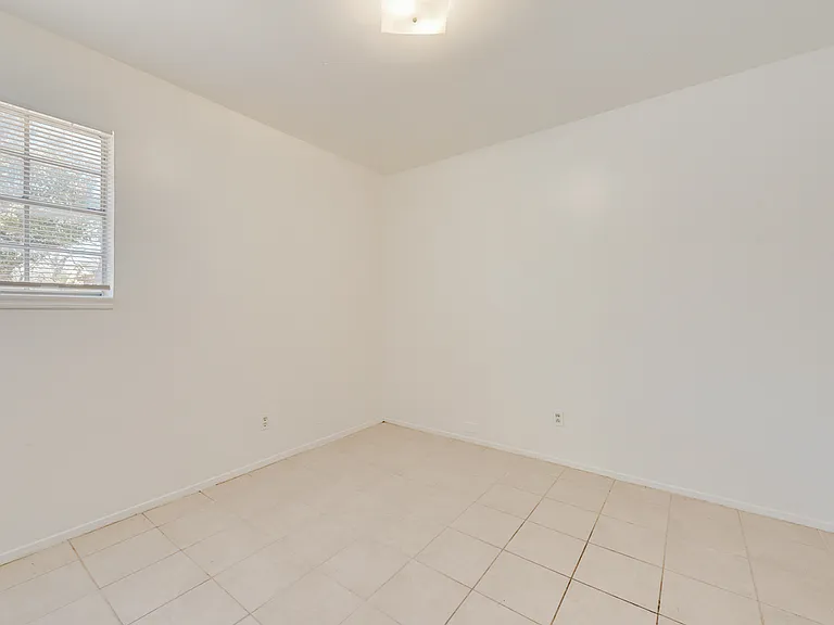 506 N Elm St #A — Photo 11
