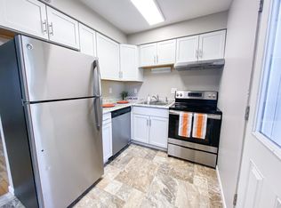 905 Magnolia Ln APT B, Madison, WI 53713