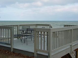 5766 Lakeshore Rd, Manistee, MI 49660