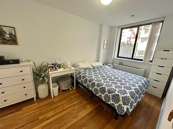 5th image of 229 E 13th St #2A