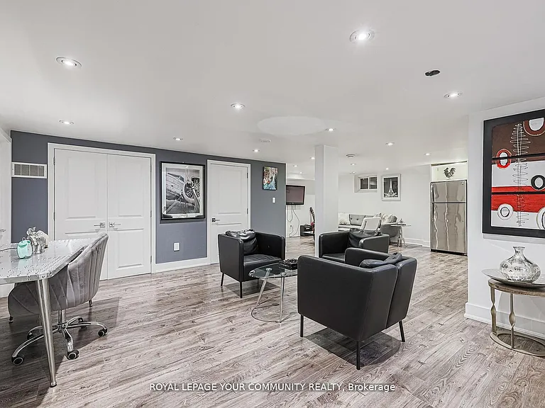 52 Princeway Dr #LOWER — Photo 2