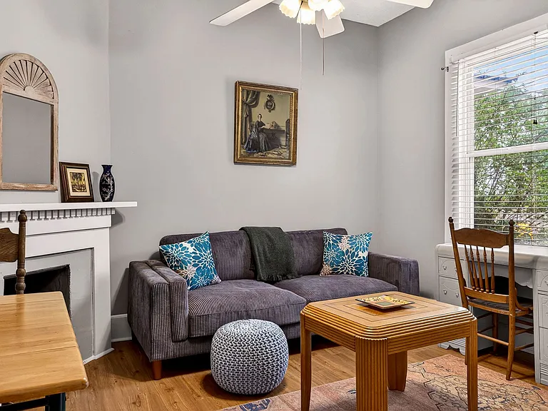 530 E Gordon Ln — Photo 4