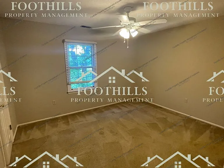 323 Johnson Ave — Photo 5