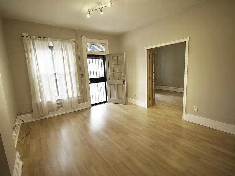 2537 W River Dr — Photo 4