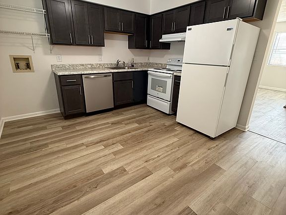 5th image of 4221 Dunning Rd APT A