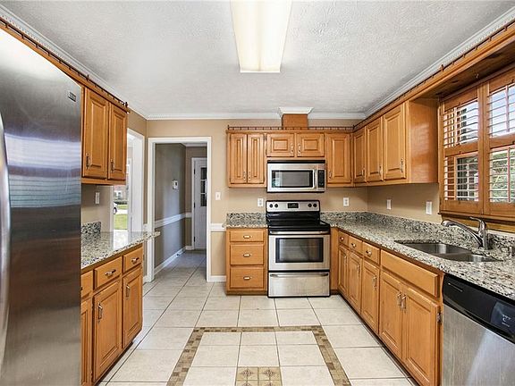 3rd image of 4000 Camary Dr SE