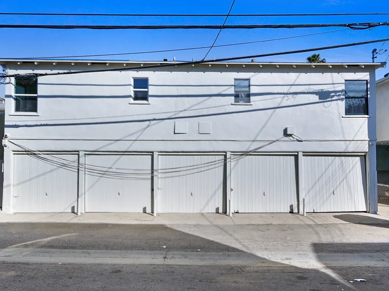 1118 11th Street — Photo 3