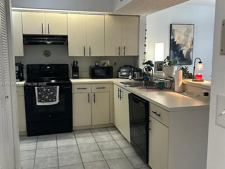 8660 SW 212th St #306 — Photo 5