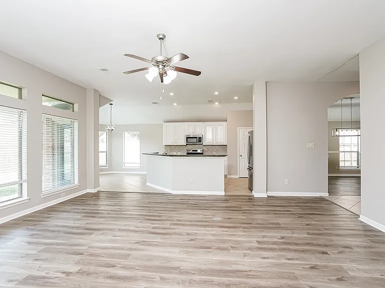 5403 Belvedere Dr — Photo 4