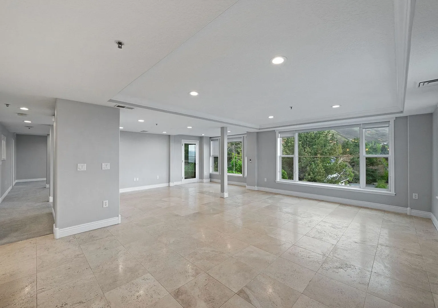 Gorgeous 1-Bedroom Condo in Salt Lake City with Breathtaking Views! — Photo 2