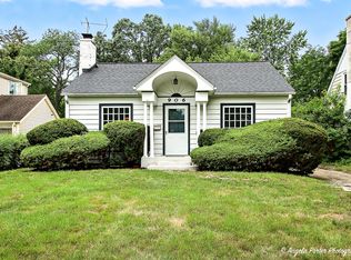 906 Pleasant Ave, Highland Park, IL 60035