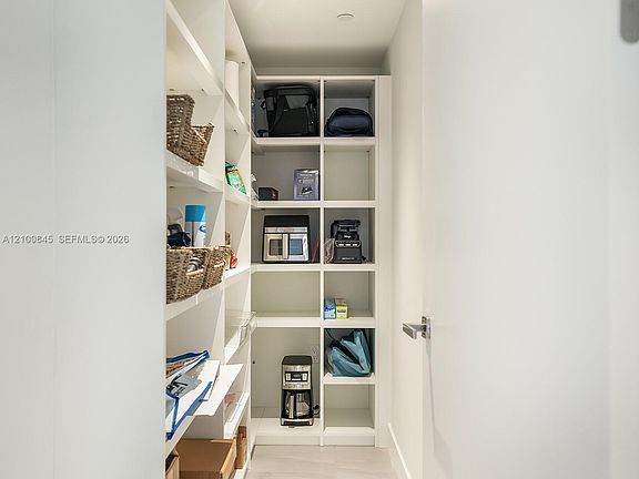 2nd image of 407 N Riverside Dr #504