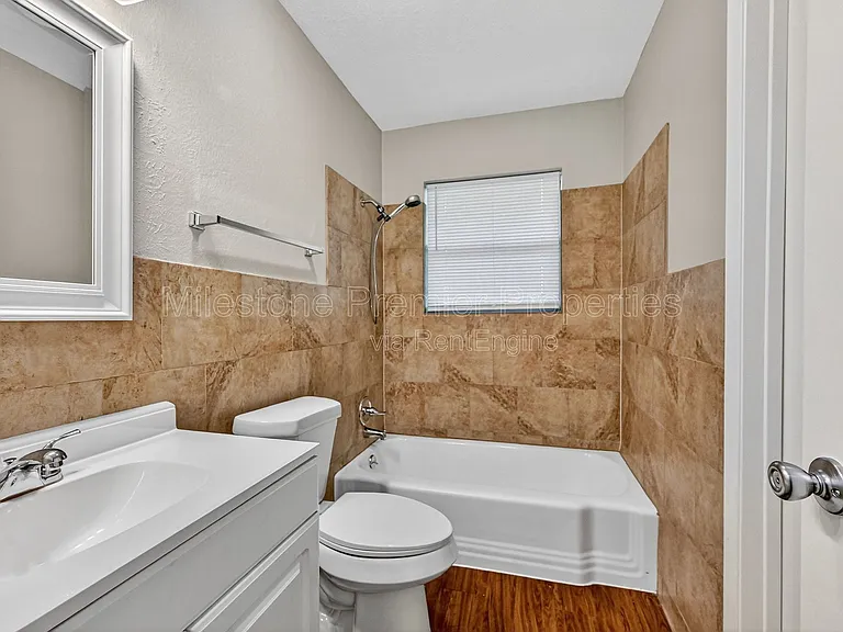 105 E Ford St — Photo 16