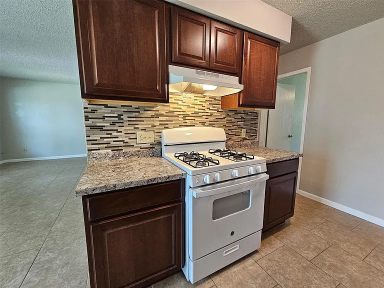 6800 Lunar Dr #A — Photo 11
