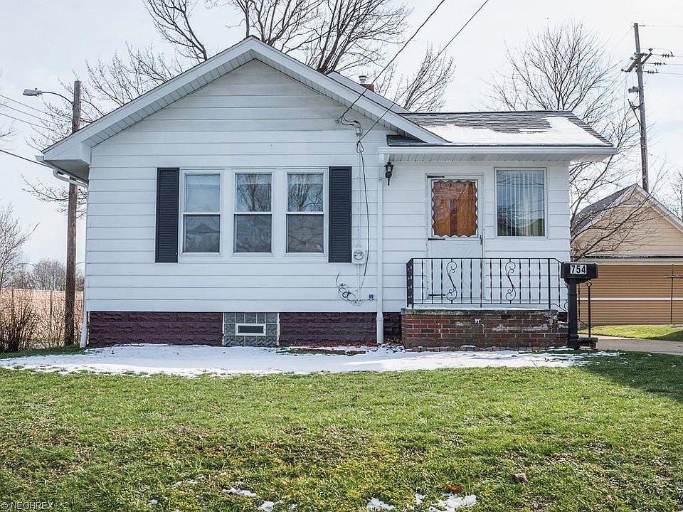 1st image of 754 Marguerite Ave