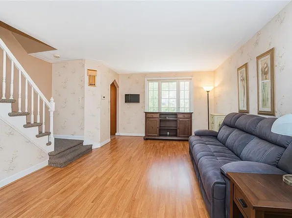 326 Bay 14th Street image 6 of 36