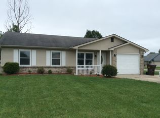 805 Trail Rd, Auburn, IN 46706