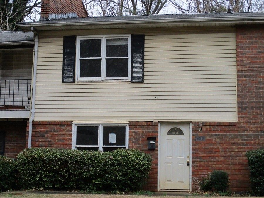 1st image of 1917 Whitehall Forest Ct SE