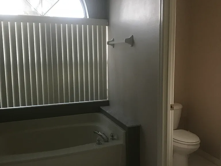 906 Thousand Oaks Blvd — Photo 17