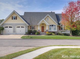 8335 Rose Ridge Dr NE, Rockford, MI 49341